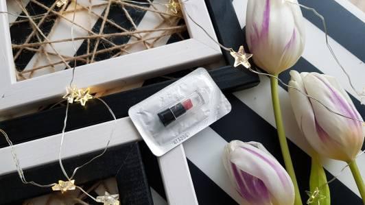 Avon Matowa szminka True Color, Pure Pink