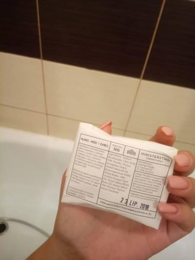 Ministerstwo Dobrego Mydła Półkula do kąpieli, Mleko, miód i owies