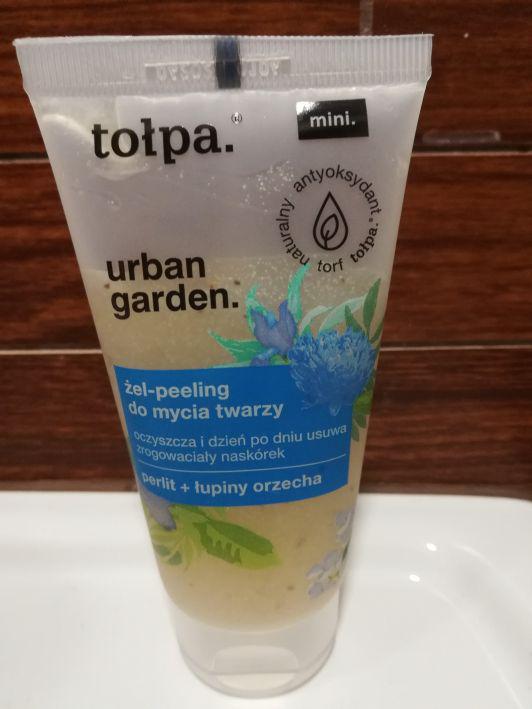Tołpa Urban Garden, Żel-peeling do mycia twarzy, Perlit + łupiny orzecha