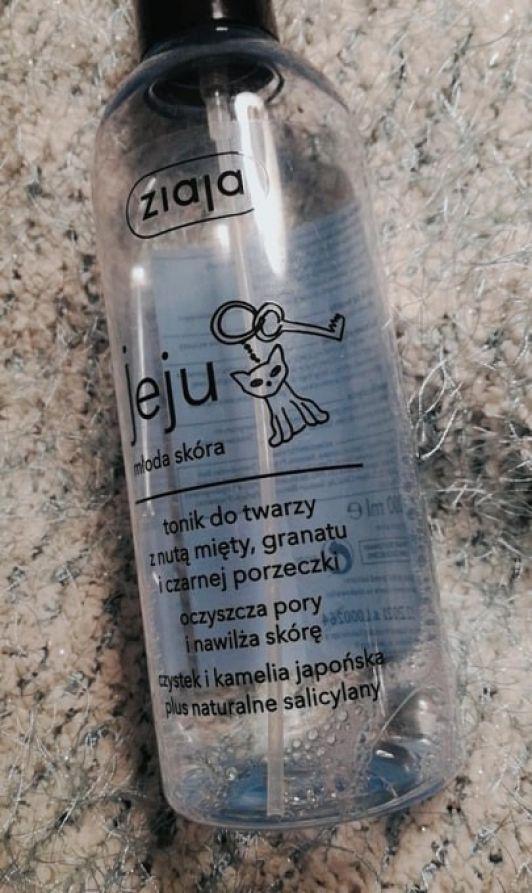 Ziaja Jeju, Tonik do twarzy, Z nutą mięty, granatu i czarnej porzeczki, Oczyszcza pory i nawilża skórę, Czystek, kamelia japońska, naturalne salicyny