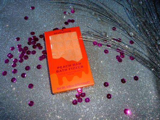 Makeup Revolution I Heart Revolution, Chocolate Bar Bath Fizzer, Czekolada do kąpieli, Peach