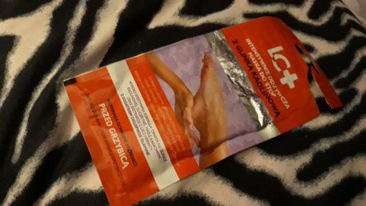 Laura Conti Intensywnie odżywcza maska do stóp z glinką kaolinową