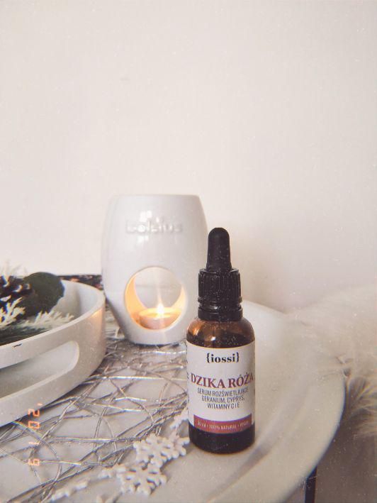 Iossi Serum do twarzy, Rozświetlające, Dzika róża, geranium, cyprys, witamina E i C