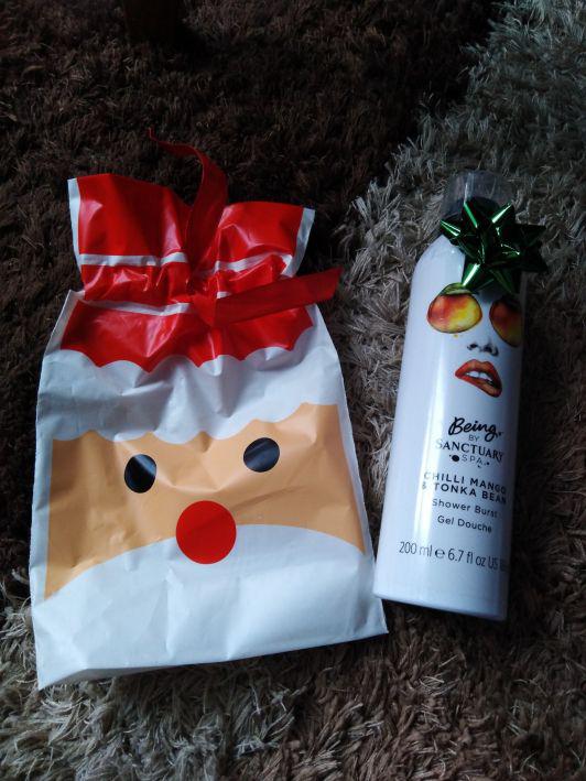 Being by Sanctuary Spa Pianka pod prysznic, Chilli Mango & Tonka Bean