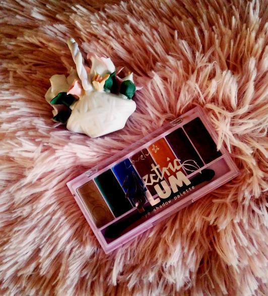 Lovely Paleta cieni do powiek, Electric Plum