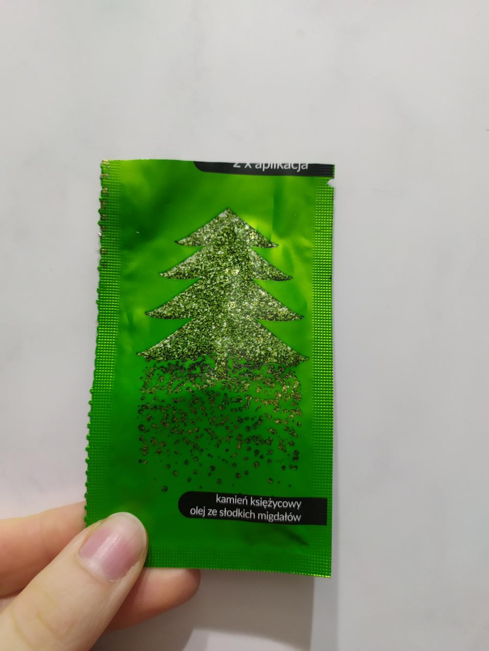 akcja denkowanie! grudzień - kosmetyki w świątecznych opakowaniach i świątecznych kolorach 🎄❄️⛄🎀🎁🎅