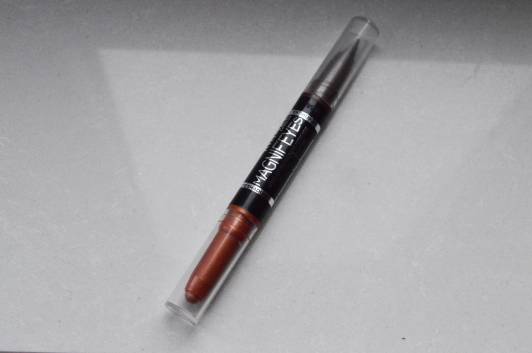 kosmetyki eyelinery kredki do oczu i brwi