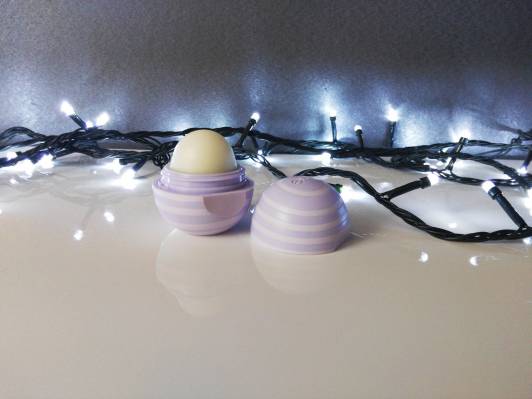 eos balsam do ust lip balm blackberry nectar
