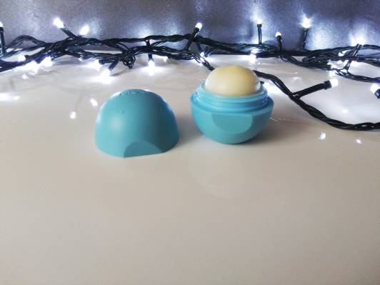 eos balsam do ust lip balm blueberry acai