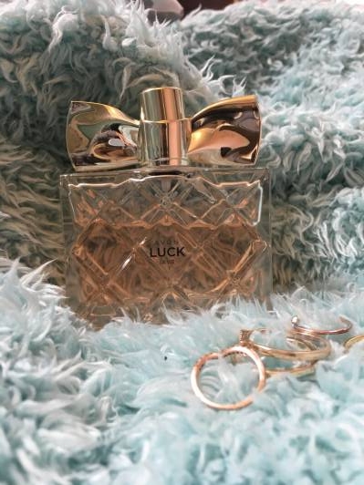 kosmetyki perfumy avon