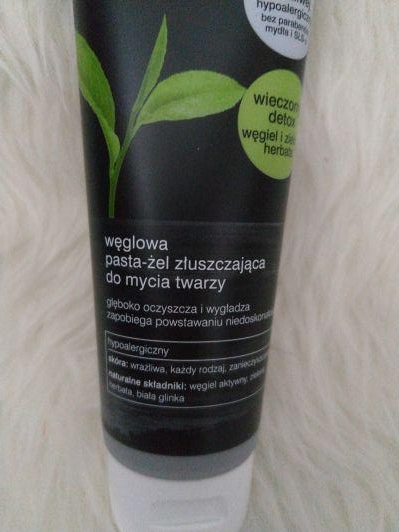 Tołpa żel pasta węglowa złuszczająca
