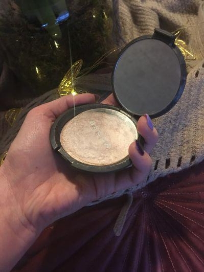 Becca Cosmetics SHIMMERING SKIN PERFECTOR PRESSED HIGHLIGHTER - Rozświetlacz w odcieniu Opal.