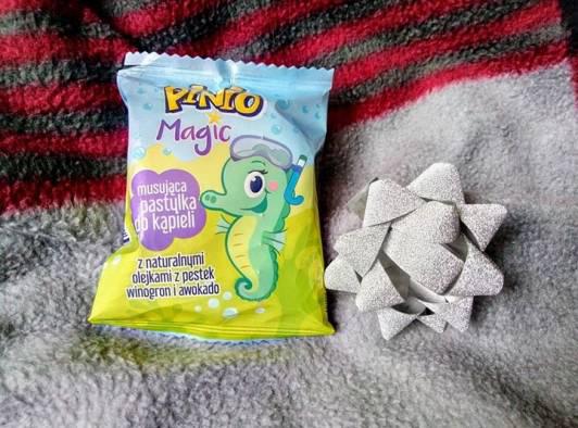 Pinio Musująca pastylka do kąpieli, z naturalnymi olejkami z pestek winogron i awokado