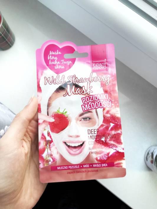 Czyste Piękno Maska jogurtowo-poziomkowa, nawilżenie i wygładzenie