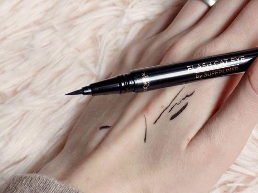 L'Oréal Flash Cat Eye Superliner, Eyeliner do oczu w pisaku, nr 01 Black