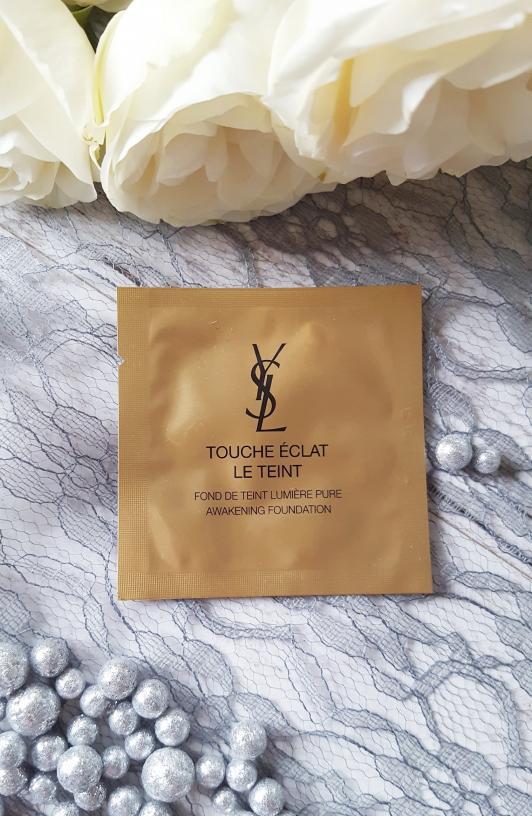 Yves Saint Laurent Touche Eclat Le Teint podkład rozświetlający B40, Sand