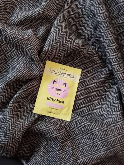 Action Głęboko oczyszczająca maseczka, Kitty Face