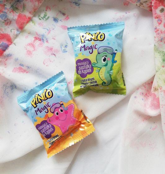 Pinio Musująca pastylka do kąpieli, z naturalnymi olejkami z pestek winogron i awokado