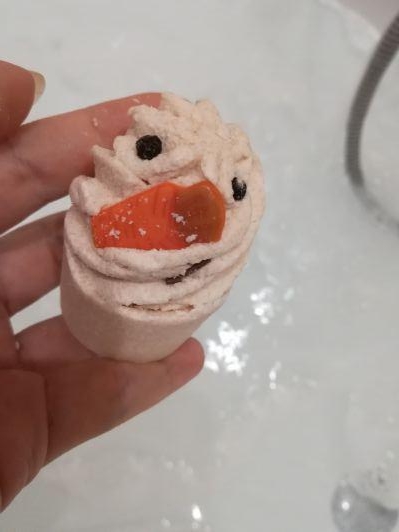 Bomb Cosmetics Babeczka do kąpieli, The Little Snowman