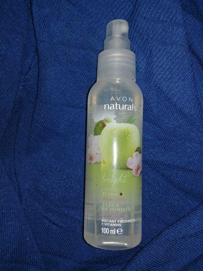 Avon Naturals, Mgiełka do ciała, Kwiat Jabłoni