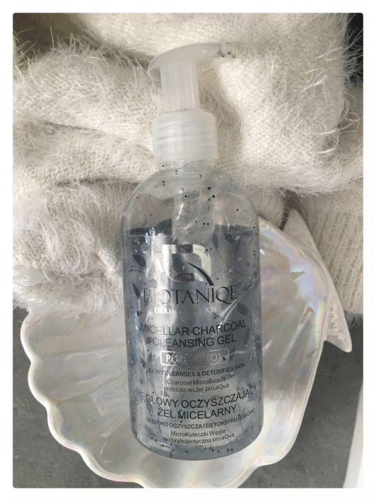 Biotaniqe Pure Detox, Węglowy żel myjący 