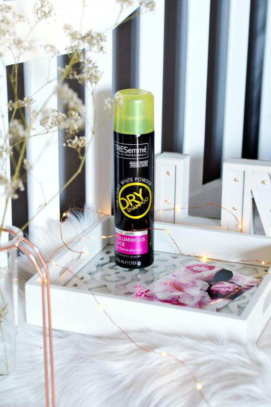 TRESemmé Suchy szampon, Voluminous lock, do włosów normalnych i przetłuszczających się