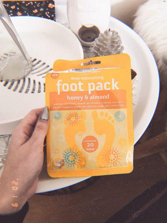 Beautifully Scrumptious Foot pack, Honey & almond