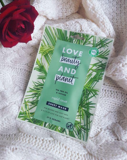 Love Beauty and Planet Oczyszczająca maseczka w płachcie, Szybki reset, Olejek z drzewa herbacianego & wetyweria