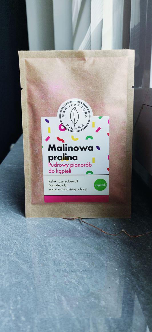 Manufaktura Piękna Pudrowy pianorób do kąpieli, Malinowa pralina