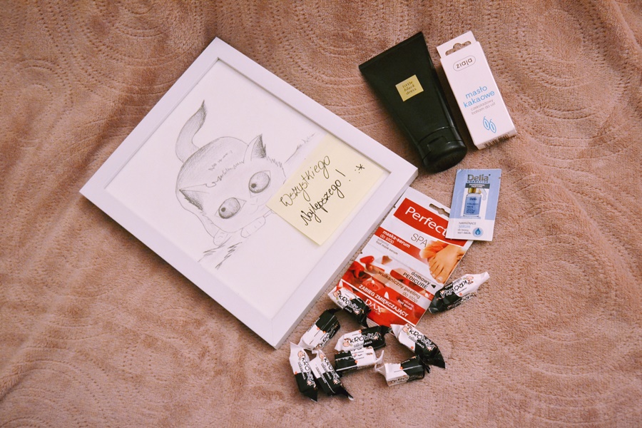 ✩ Kalendarz urodzinowy Clouders ✩