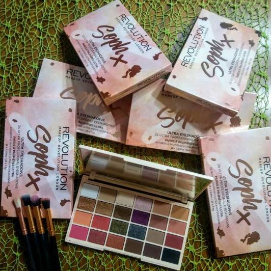 kosmetyki paletki makeup revolution