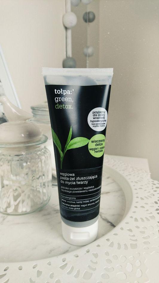 Tołpa Green, Detox, Pasta-żel złuszczająca do mycia twarzy, Węglowa