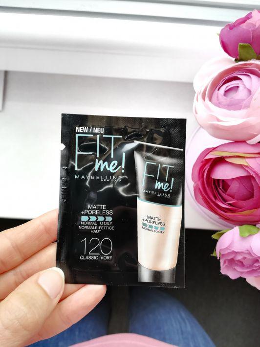 Maybelline Fit me! Podkład do twarzy, Matujący i wygładzający pory, numer 120