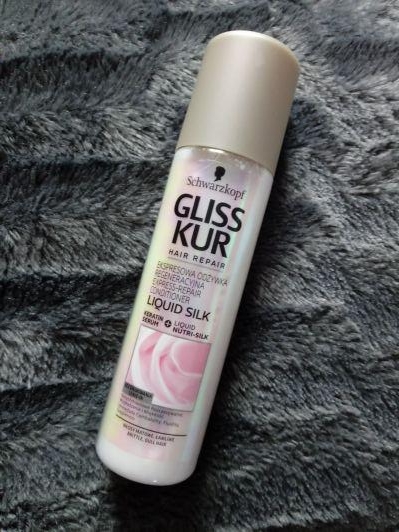 Schwarzkopf Gliss Kur, Liquid Silk, Odżywka do włosów w sprayu do włosów matowych i łamliwych z keratynowym serum oraz płynnym jedwabem