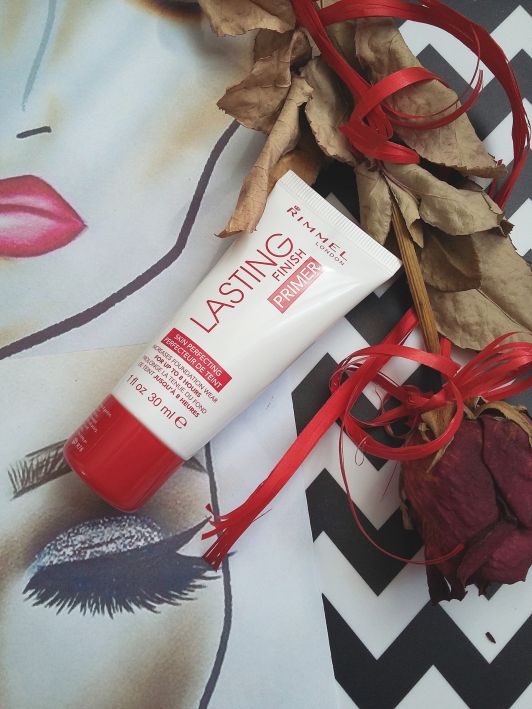 kosmetyki bazy pod makijaz pod cienie rimmel