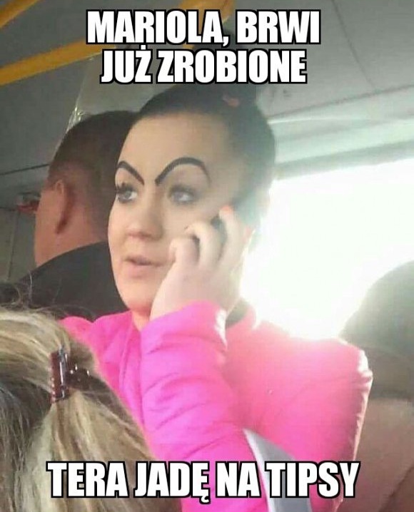Brwi w kształcie...piór? 