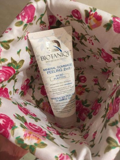 Biotaniqe Peeling do twarzy 2 w 1, Mineralny, Przyspiesza odnowę komórkową, Mineral Gommage Peeling, Micro Purifying