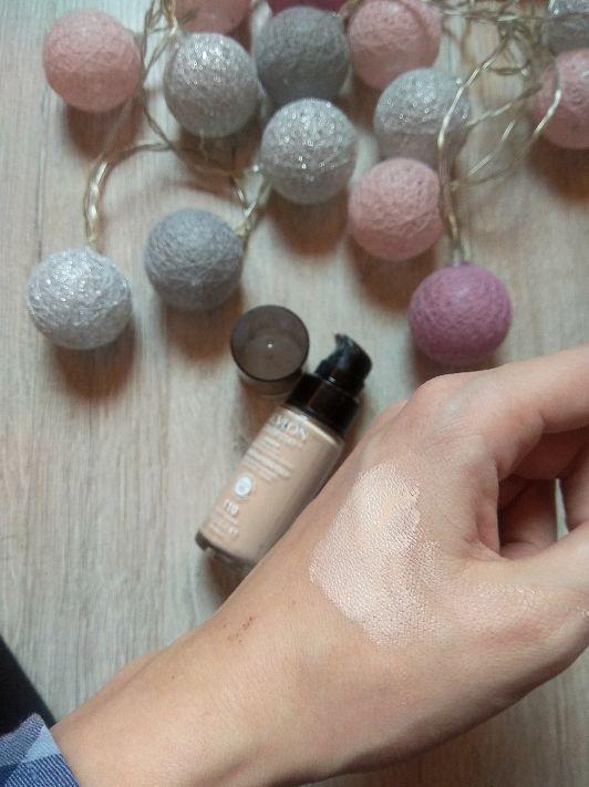 Revlon Colorstay, podkład do cery mieszanej/tłustej, 110 Ivory