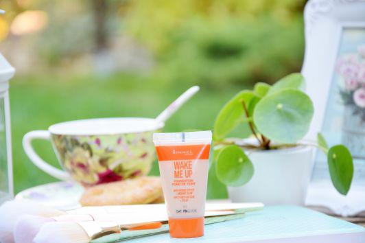 Rimmel Wake Me Up, Podkład do twarzy, Anti - Fatigue Foundation, nr 010 Light Porcelaine