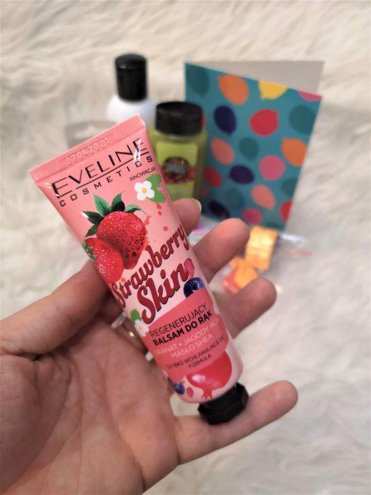 Eveline Balsam do rąk, Regenerujący, Strawberry Skin