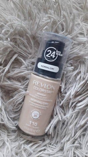 Revlon Colorstay, podkład do cery normalnej/suchej, 110 Ivory
