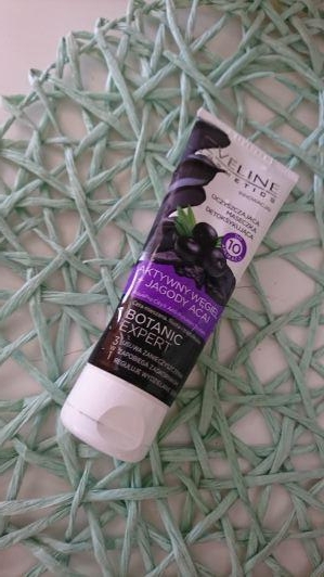 Eveline Botanic Expert, Maseczka do twarzy, Oczyszczająca i detoksykująca, Aktywny węgiel + Jagody Acai