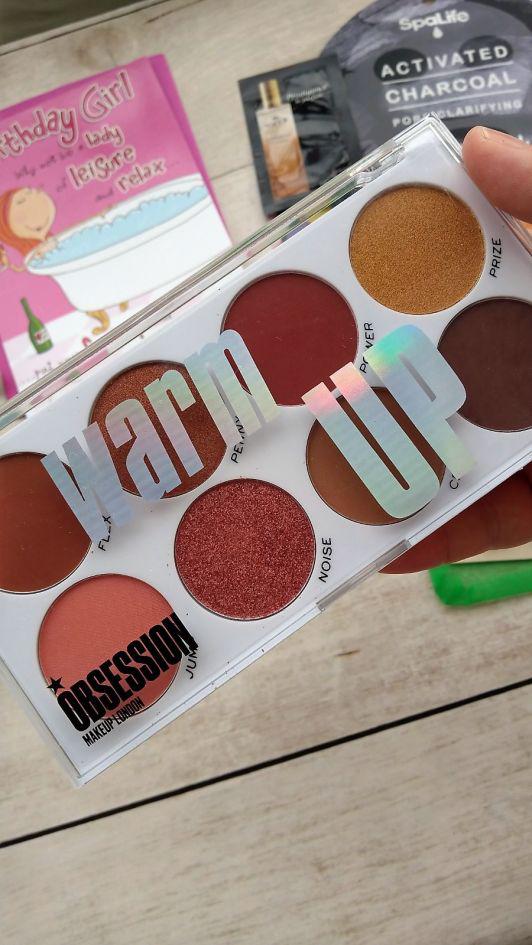 Warm UP, paleta cieni Makup Revolution