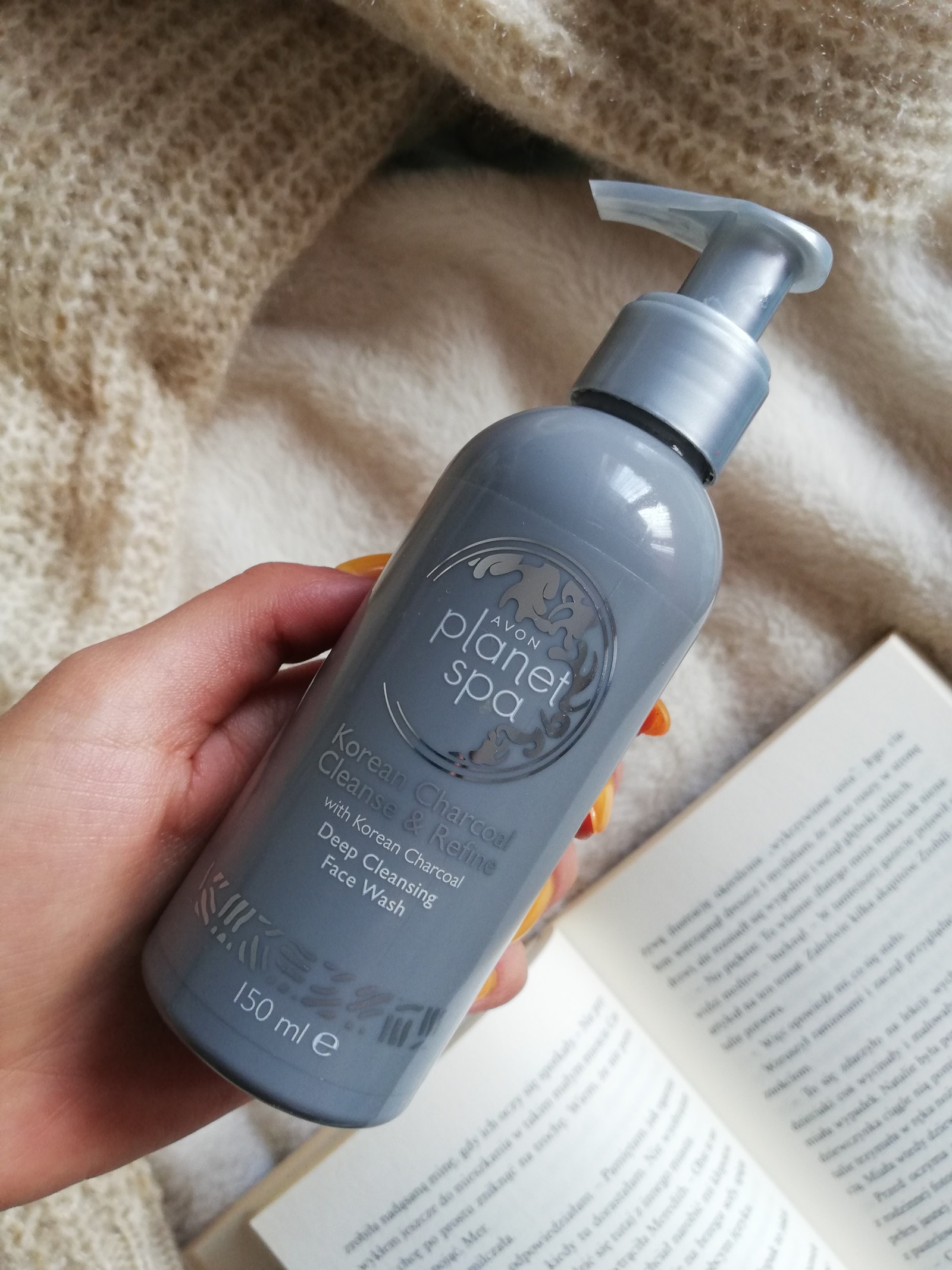 avon planet spa korean charcoal face wash