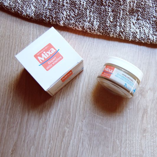 kosmetyki kremy do twarzy na dzien mixa