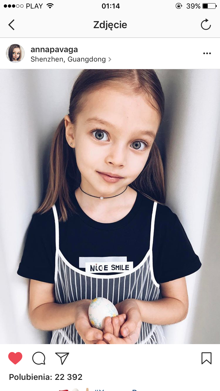 DZIEWCZYNKA W STYLIZACJACH GWIAZD