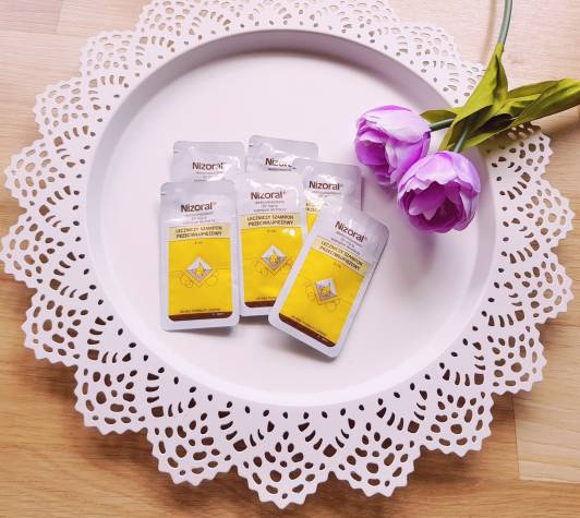 nizoral szampon do wlosow leczniczy przeciwlupiezowy