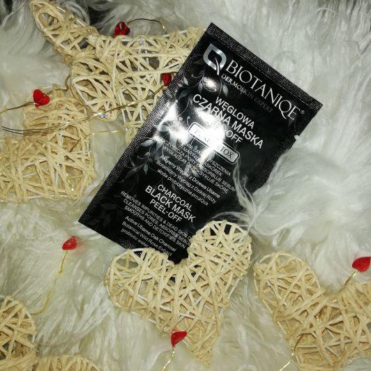 Biotaniqe Pure Detox, Węglowa czarna maska peel-off