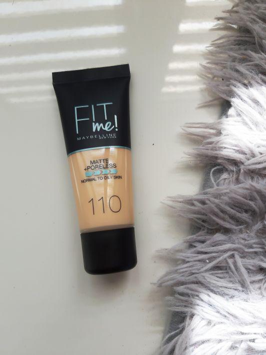 Maybelline Fit me! Podkład do twarzy, Matujący i wygładzający pory, nr 110