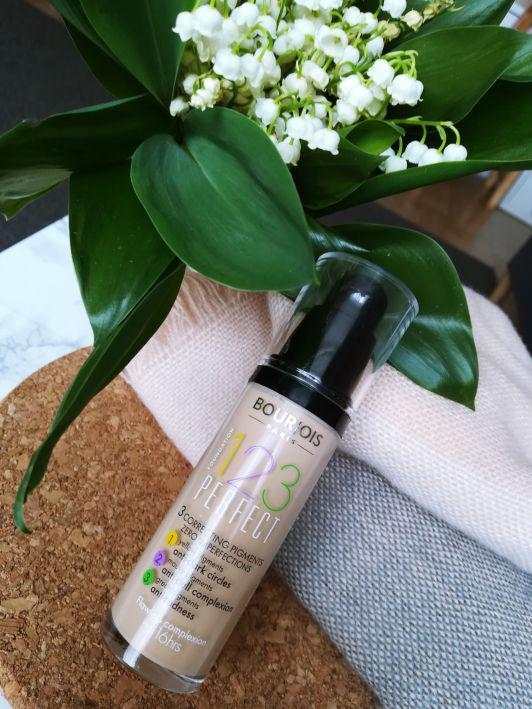 Bourjois podkład korygujący 123 perfect foundation 51 light vamilla